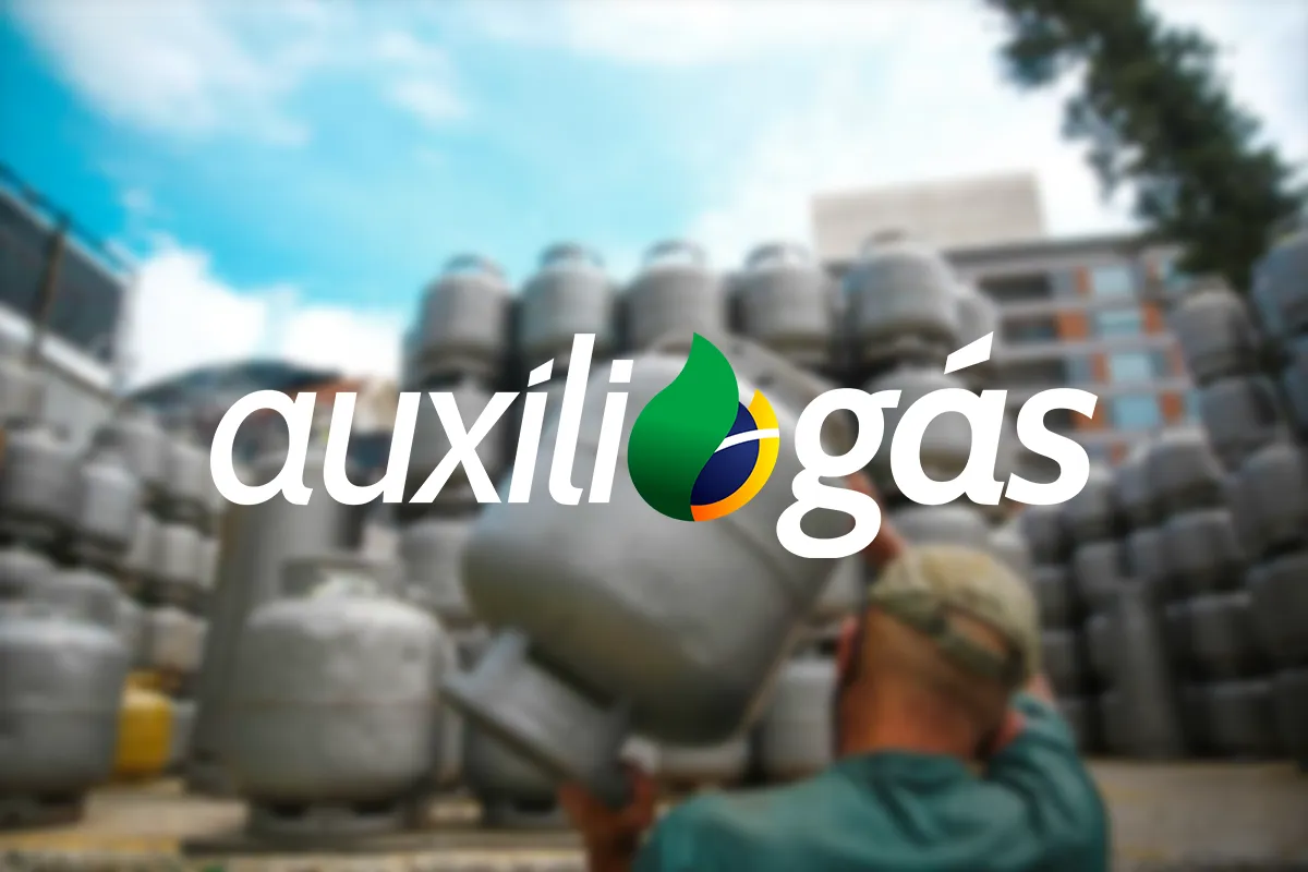 Última parcela do Auxílio Gás chega em fevereiro para milhões de beneficiários 6 Botijões de gás empilhados com logotipo do programa Auxílio Gás ao centro da imagem