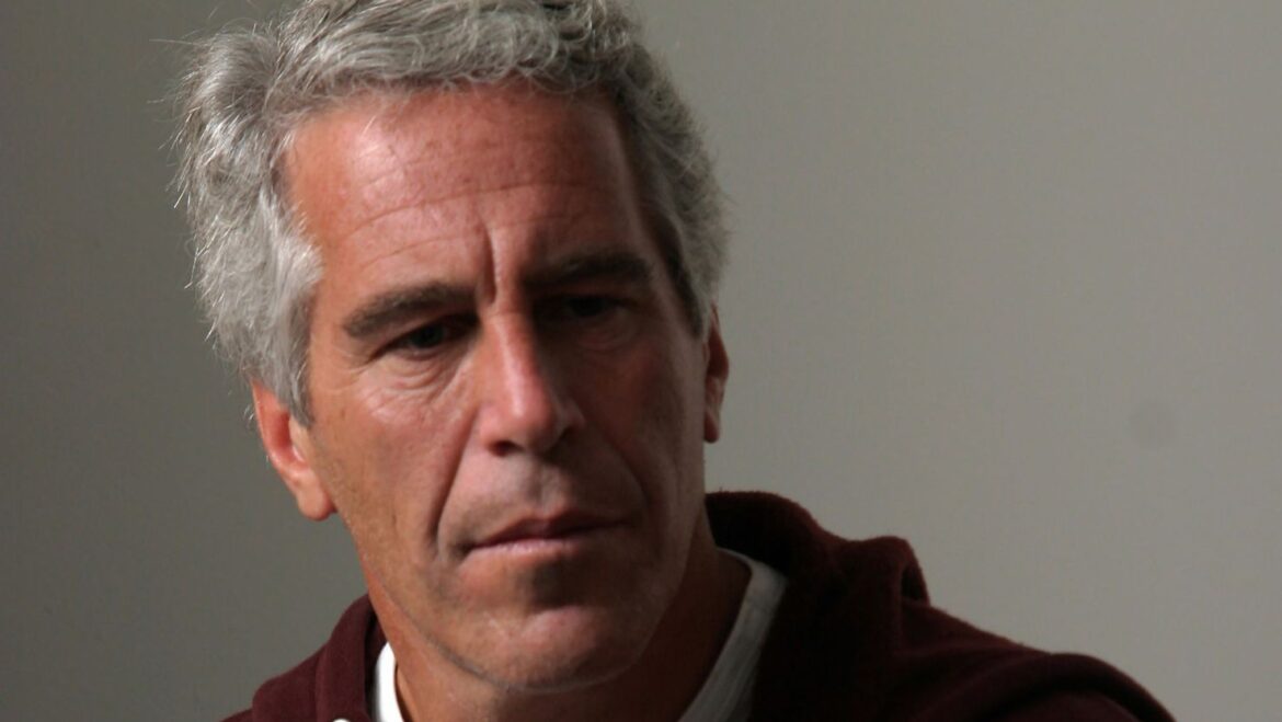 Retrato de Jeffrey Epstein, financista americano envolvido em investigações de abuso sexual e no caso do rancho Zorro Ranch no Novo México.