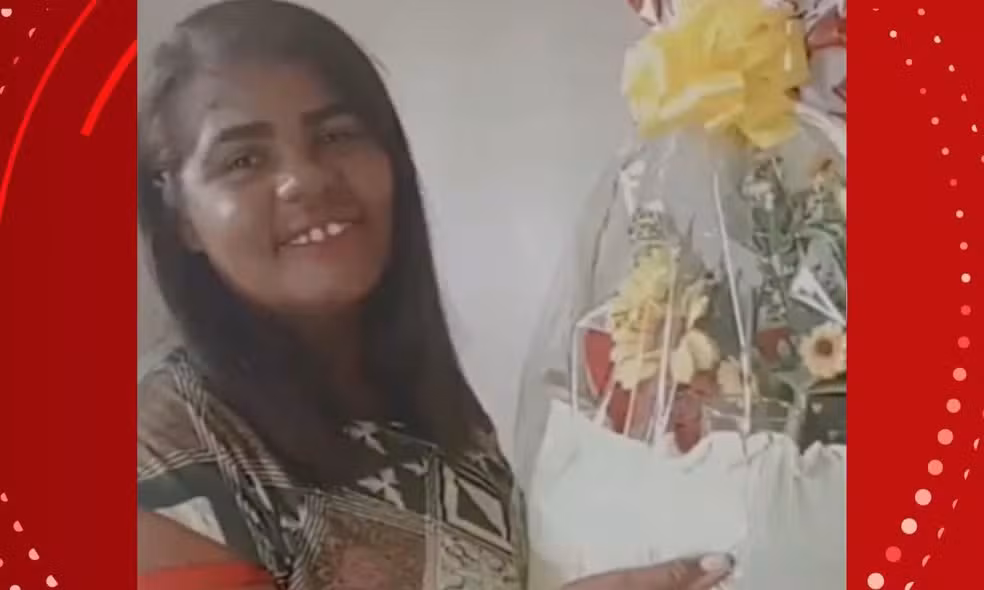 Mulher desaparece após enxurrada arrastar carro durante temporal na Bahia 6 Bombeiros vasculham área alagada em busca de mulher desaparecida em enchente