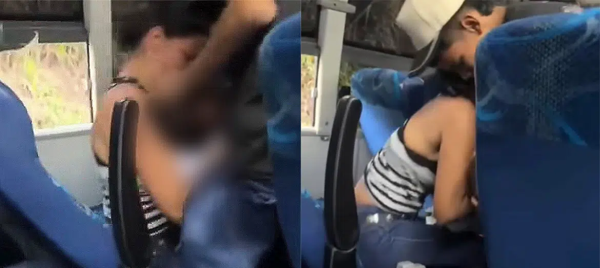 Criança de 4 anos dentro do ônibus em posição vulnerável, com janela aberta ao fundo.