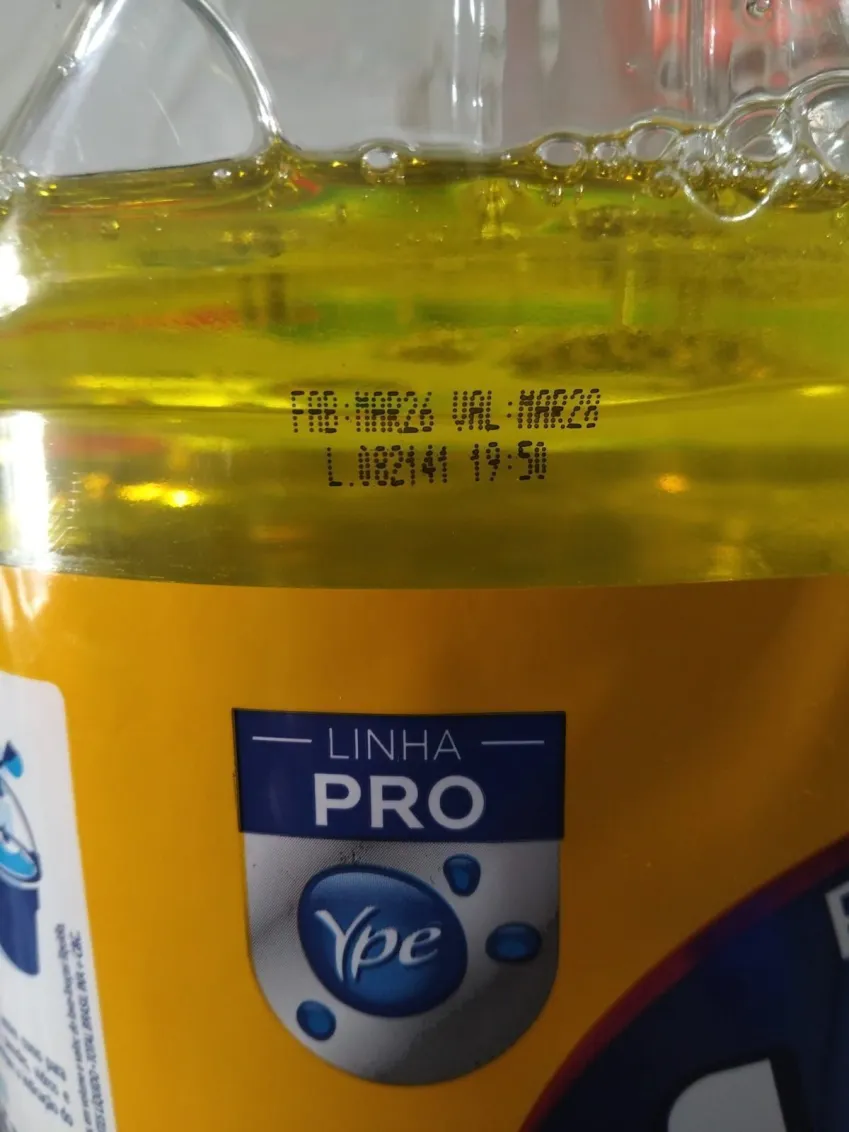 Infecção por detergente em criança: menina de 10 anos é internada após contato com produto Ypê 6 Frasco de detergente Ypê Linha Pro amarelo com lote L.0821141 terminado em 1, afetado pelo recall da Anvisa